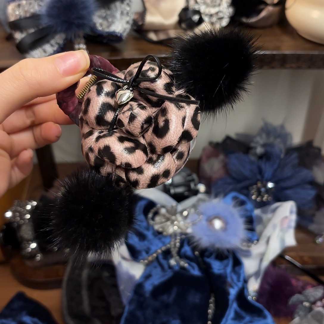 皮质铁合金抓夹夹