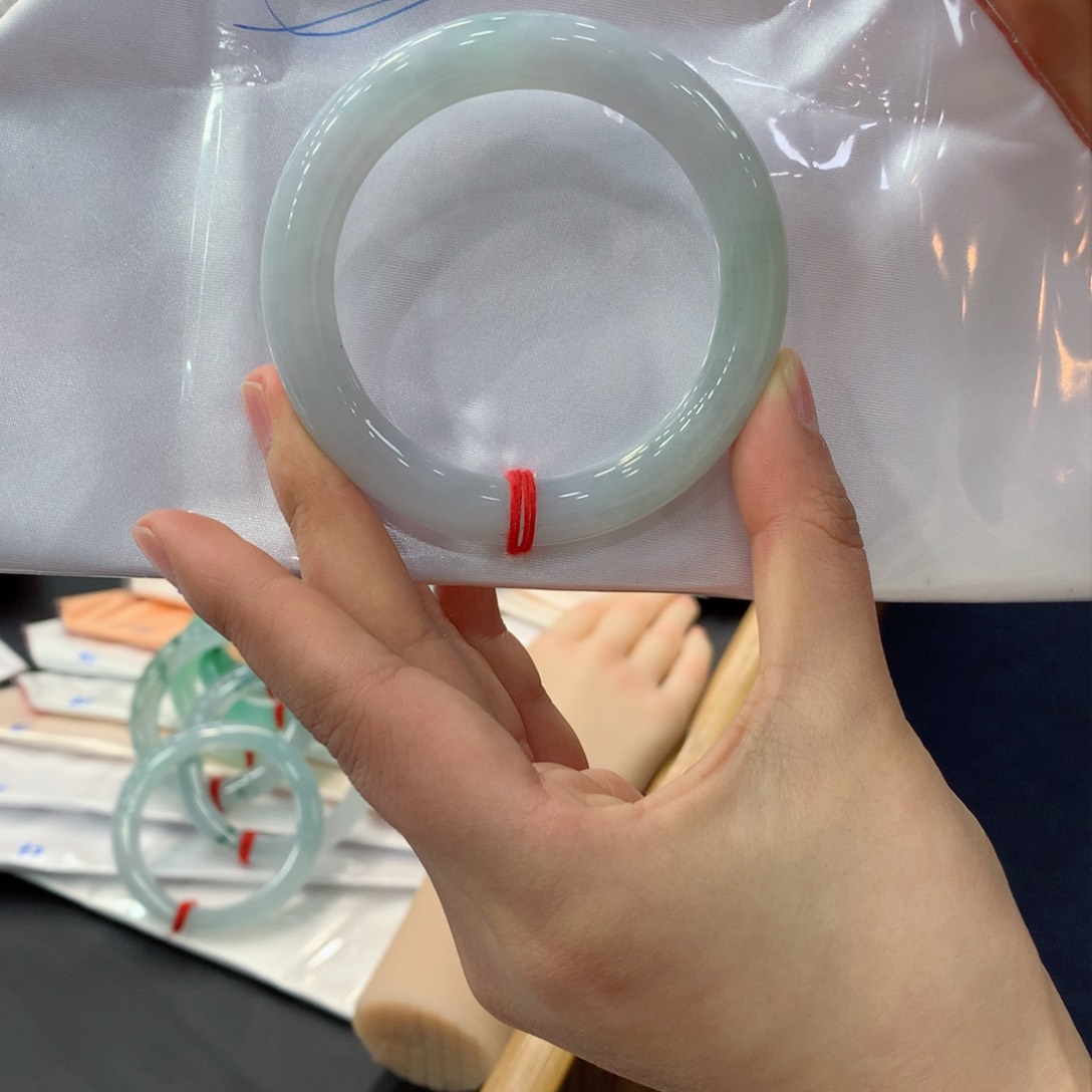 翡翠手镯未镶嵌买断