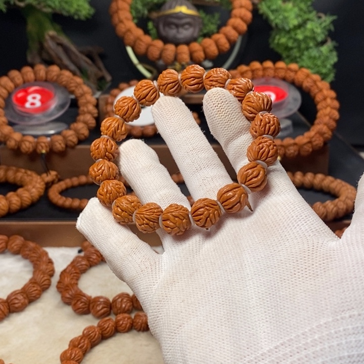 桃核吊坠天****哥秦岭龙纹