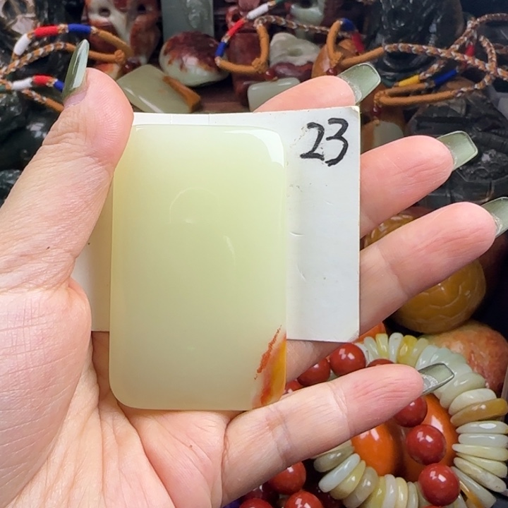 透闪石质玉未镶嵌珠宝奇石