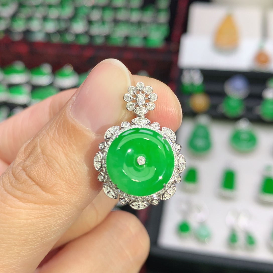 翡翠18K金镶嵌吊坠(不含链)