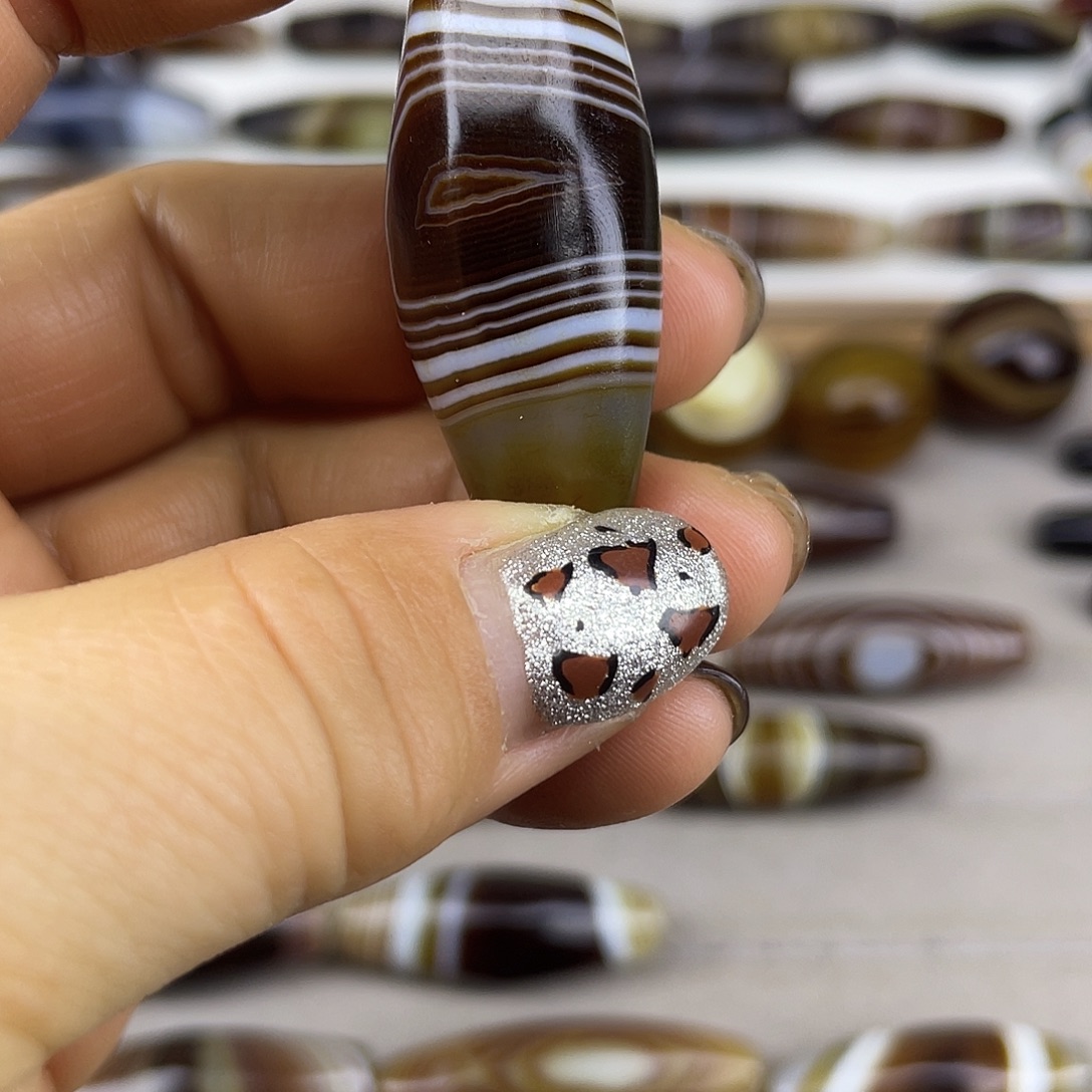 杰***少玛瑙/玉髓散珠缠丝玛瑙