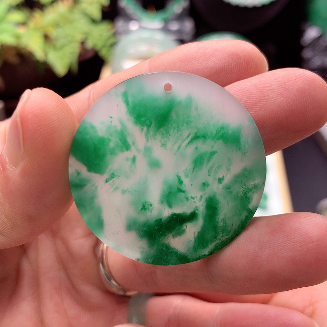 石英质玉颈饰未镶嵌