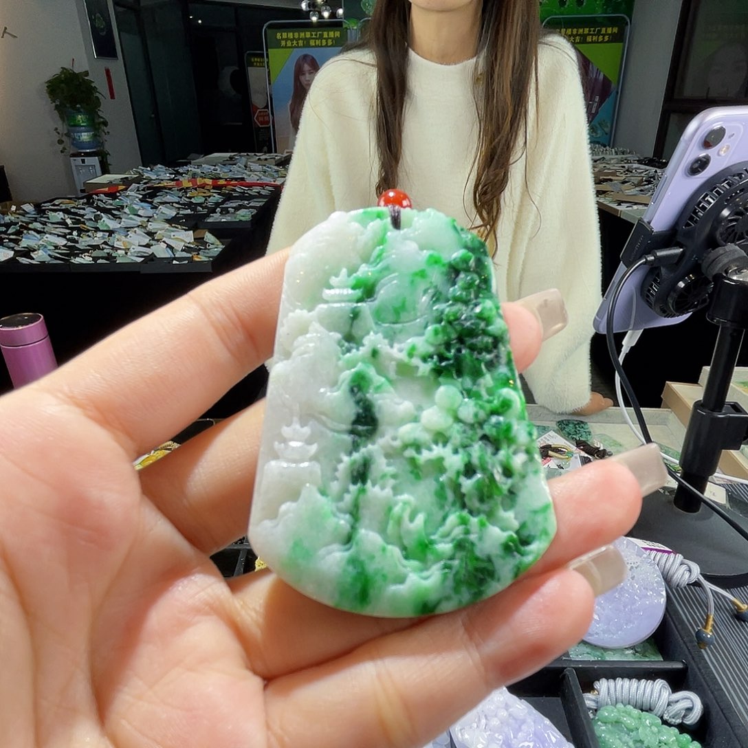 颈饰未镶嵌翡翠一