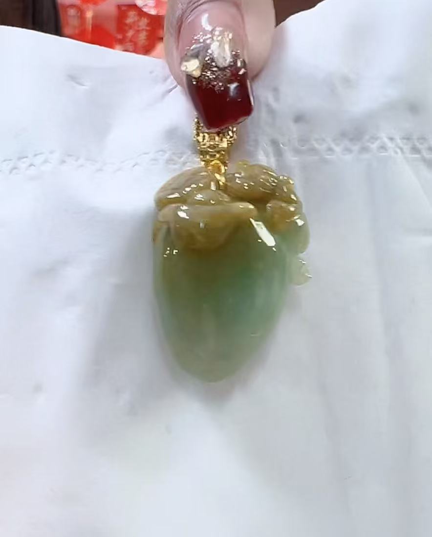 天然翡翠A货孤品吊坠123