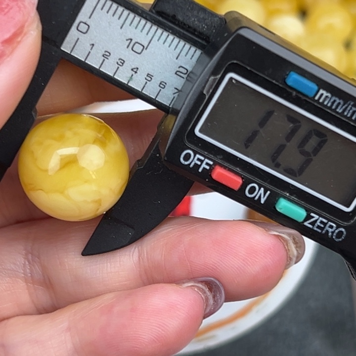 琥珀裸石未镶嵌微瑕1385