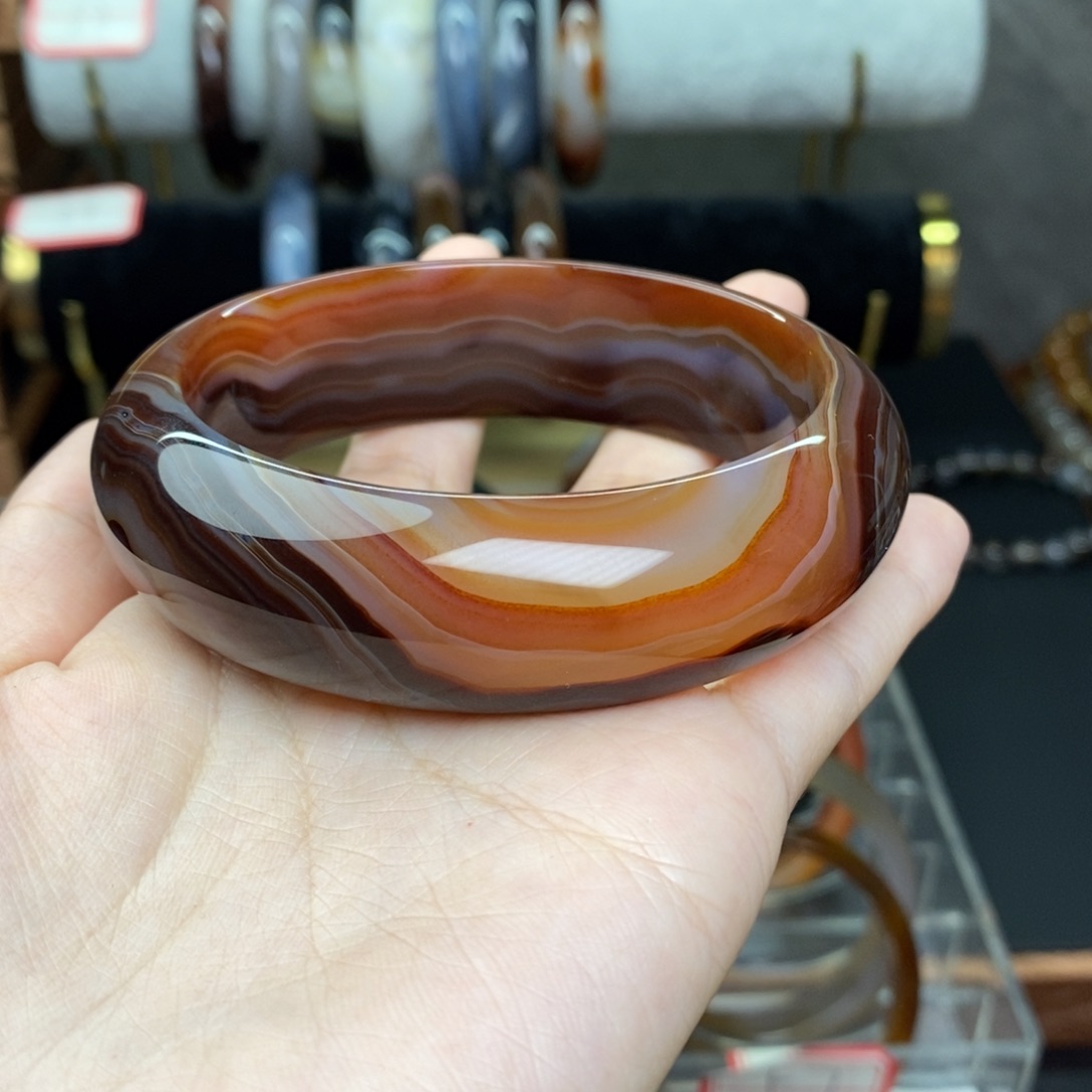 玛瑙/玉髓手镯未镶嵌情**踪