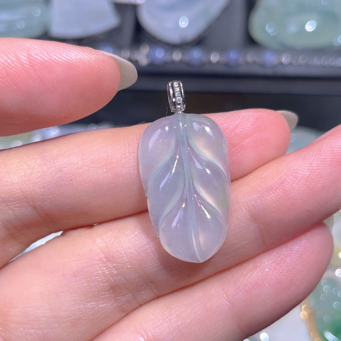 颈饰18K金镶嵌翡翠翡翠