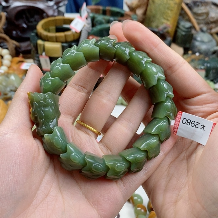透闪石质玉未镶嵌手串子**S