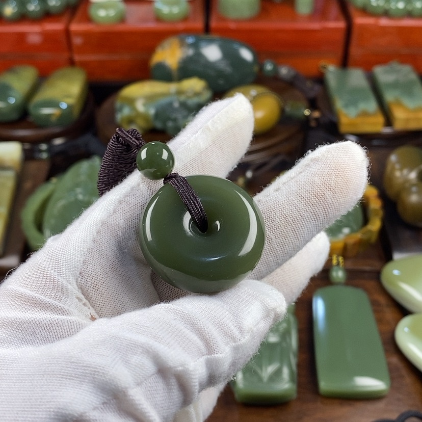 【闪购商品】岫岩老玉（透闪石质玉）颈饰未镶嵌