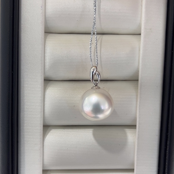 18K金镶嵌海水珍珠漏澳白水滴吊坠14-15mm