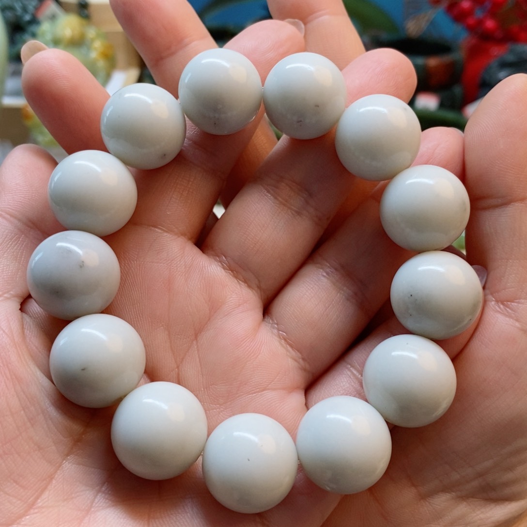 透闪石质玉手串未镶嵌