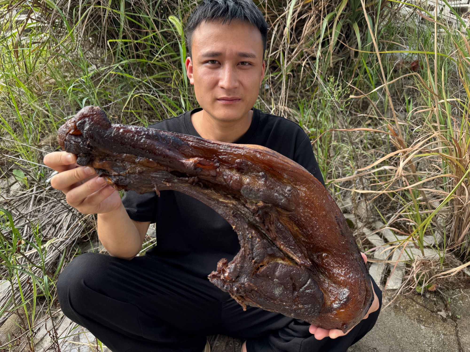 本地高山熟食喂养猪腊肉腊猪脚腊财头