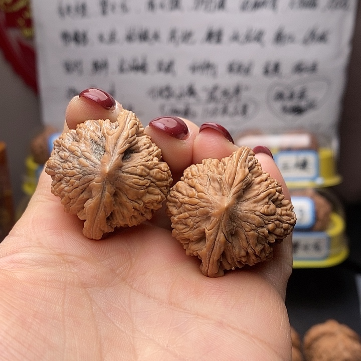 文玩核桃把件阿*麦虎