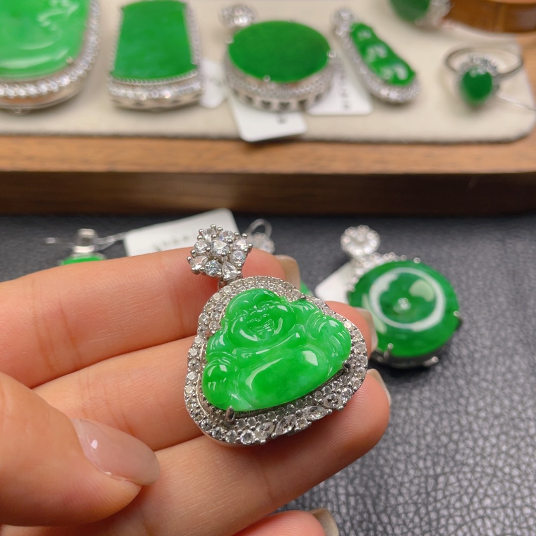 翡翠银S925镶嵌颈饰翡翠