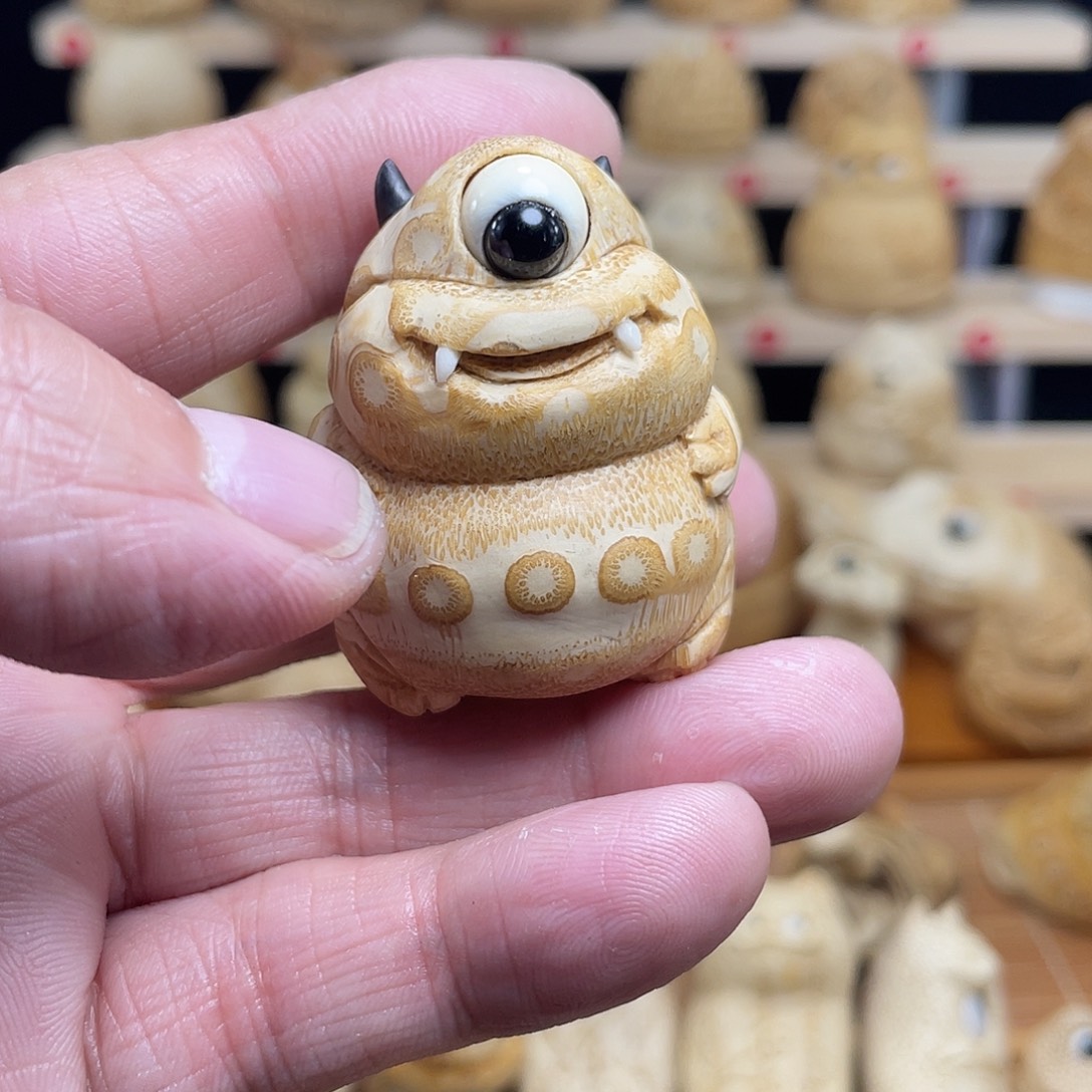 彩***泡竹竹根雕独眼手把件