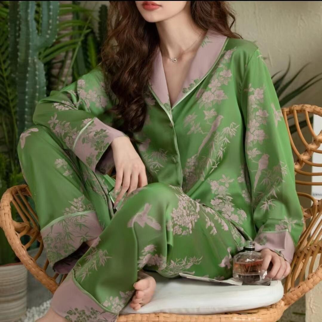 705新款时尚百搭潮流家居服套装(上衣+裤子）