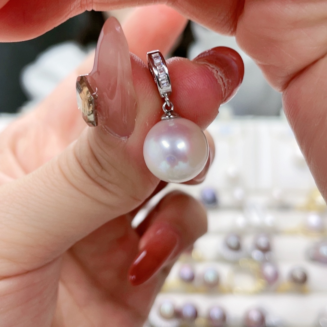 淡水珍珠吊坠(赠链)未镶嵌