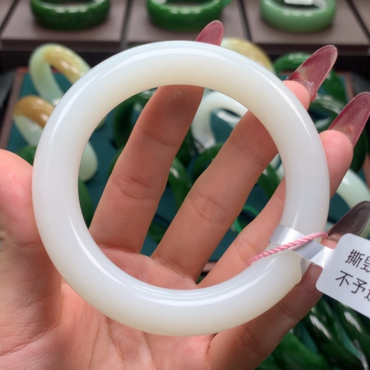 未镶嵌手镯和田玉5556