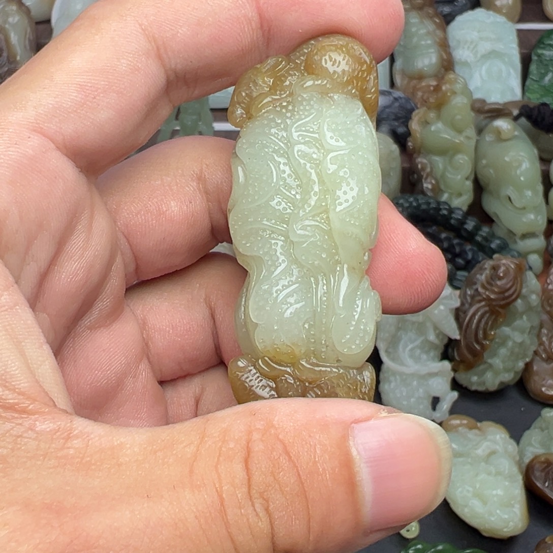 和田玉未镶嵌挂件