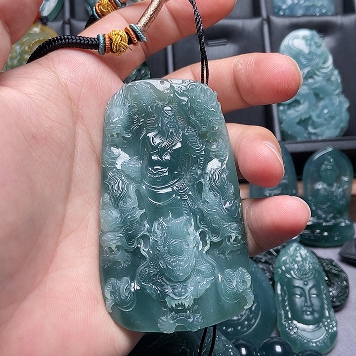 翡翠颈饰未镶嵌优***下二爷