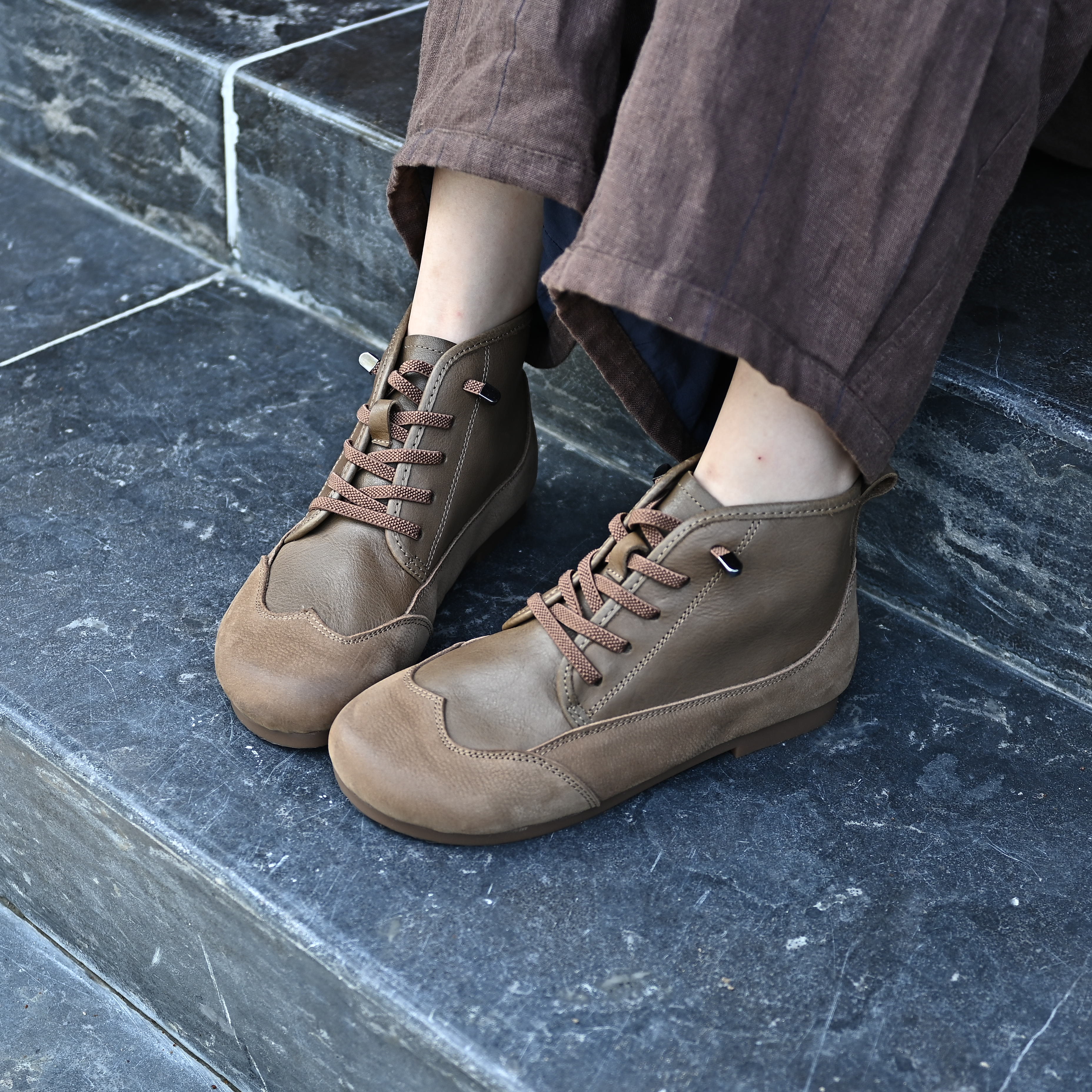 慕云行秋季复古风百搭软底真皮休闲单靴拼色舒适松紧一脚蹬短靴