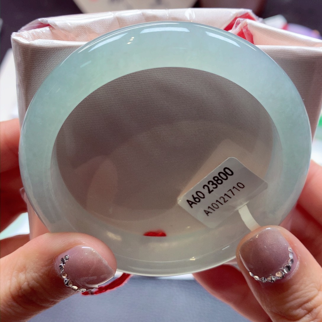 翡翠手镯未镶嵌66正圈77