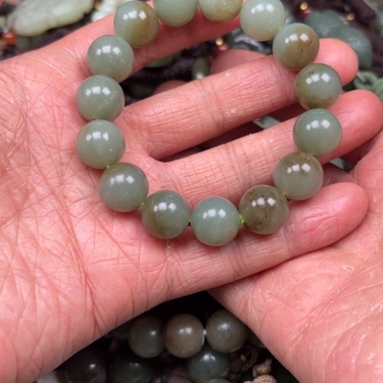 和田玉吊坠未镶嵌