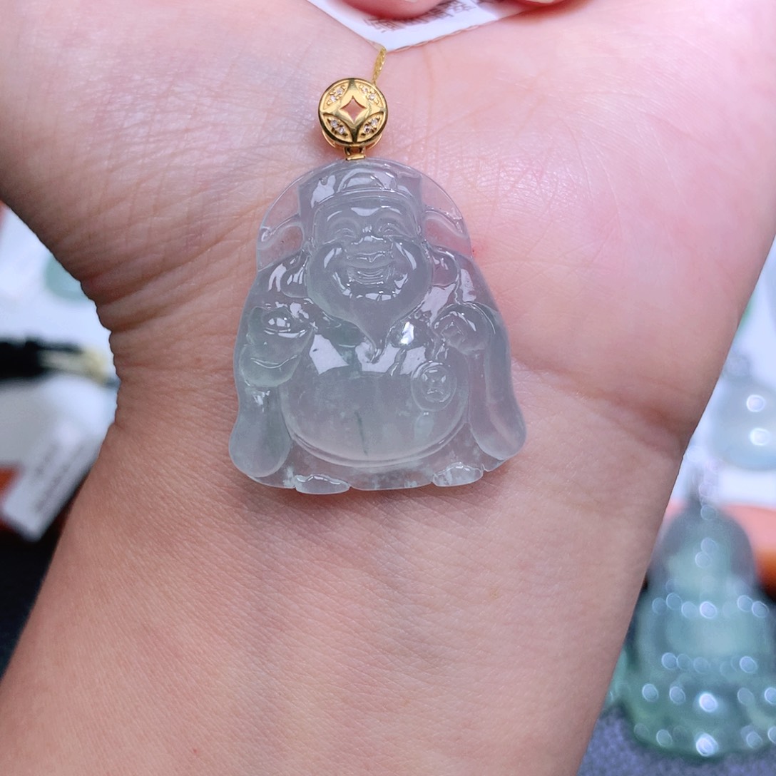 翡翠18K金镶嵌颈饰财神爷