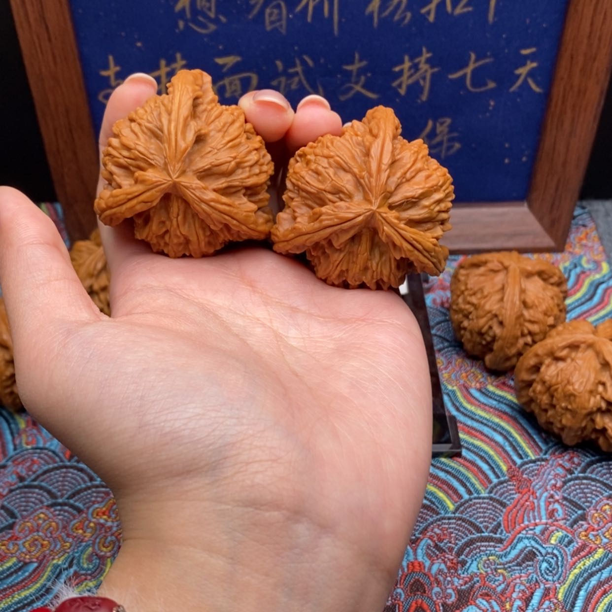 【闪购商品】用****1白狮