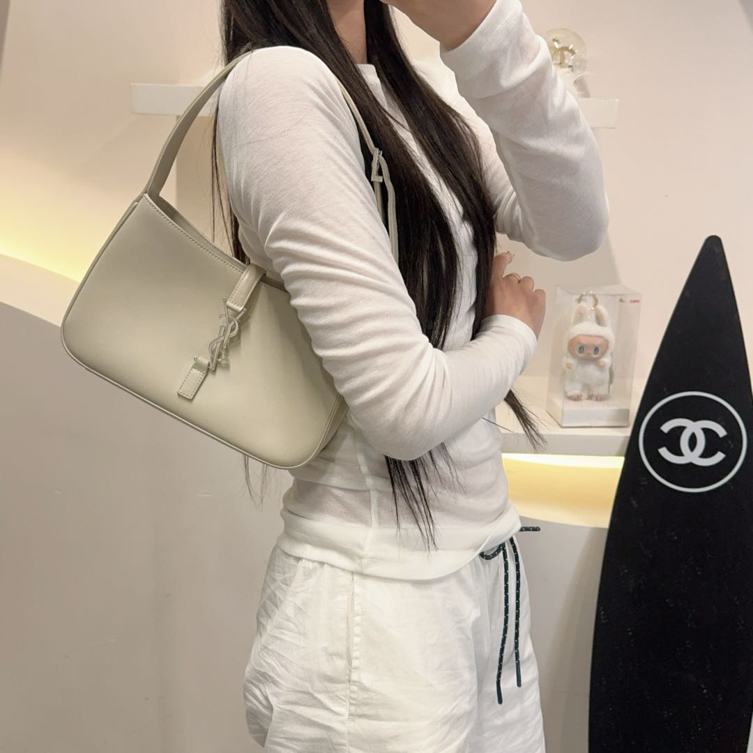 95新 YSL/圣罗兰 Le57白色腋下包/5211
