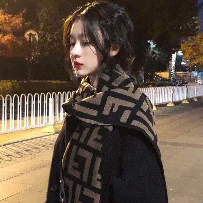 休闲风欧美风字母条纹厚款女围巾保暖外搭欧美围脖