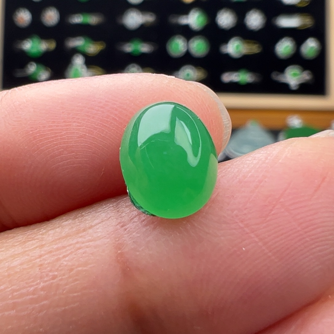 翡翠未镶嵌颈饰蛋9.3