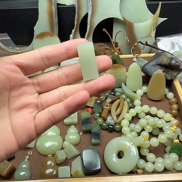 和田玉未镶嵌挂件