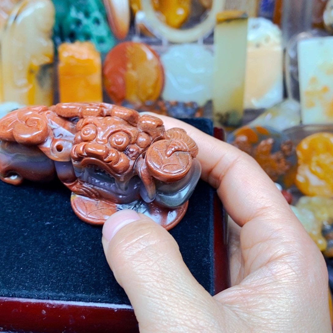 石英质玉（黄龙玉）颈饰未镶嵌
