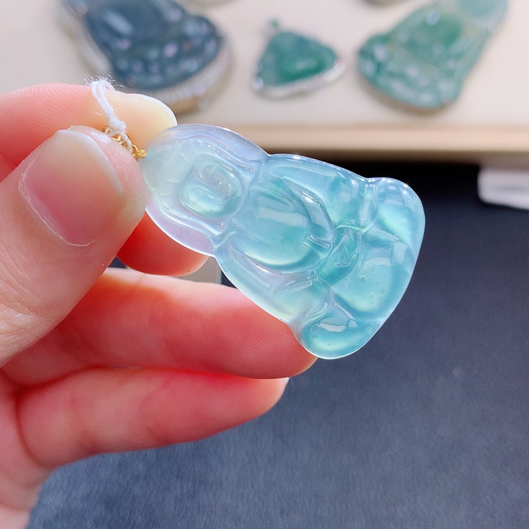 翡翠颈饰18K金镶嵌翡翠