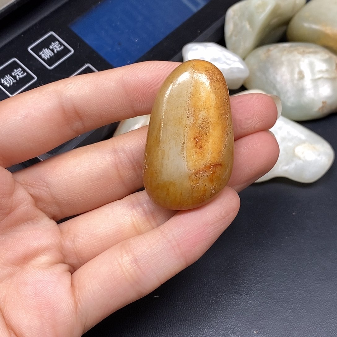 和田玉（糖玉）未镶嵌挂件