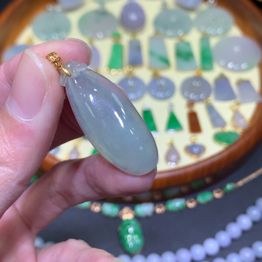 翡翠吊坠(不含链)18K金镶嵌