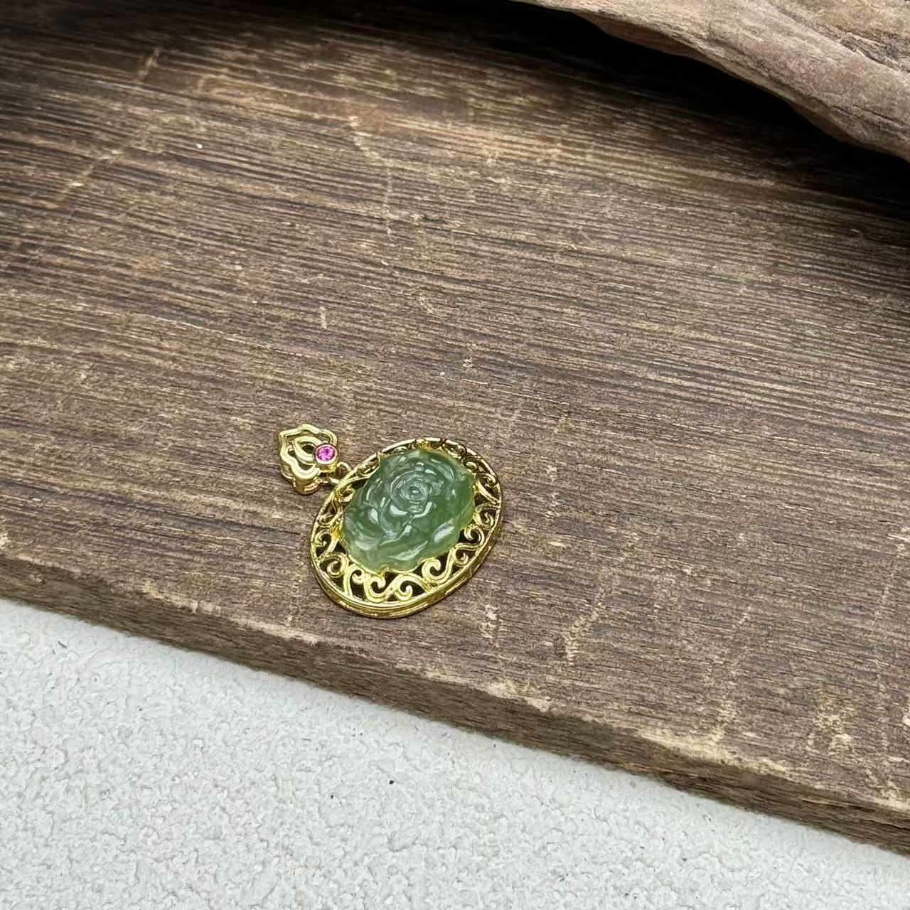 和田玉吊坠D112218——多样性发其一