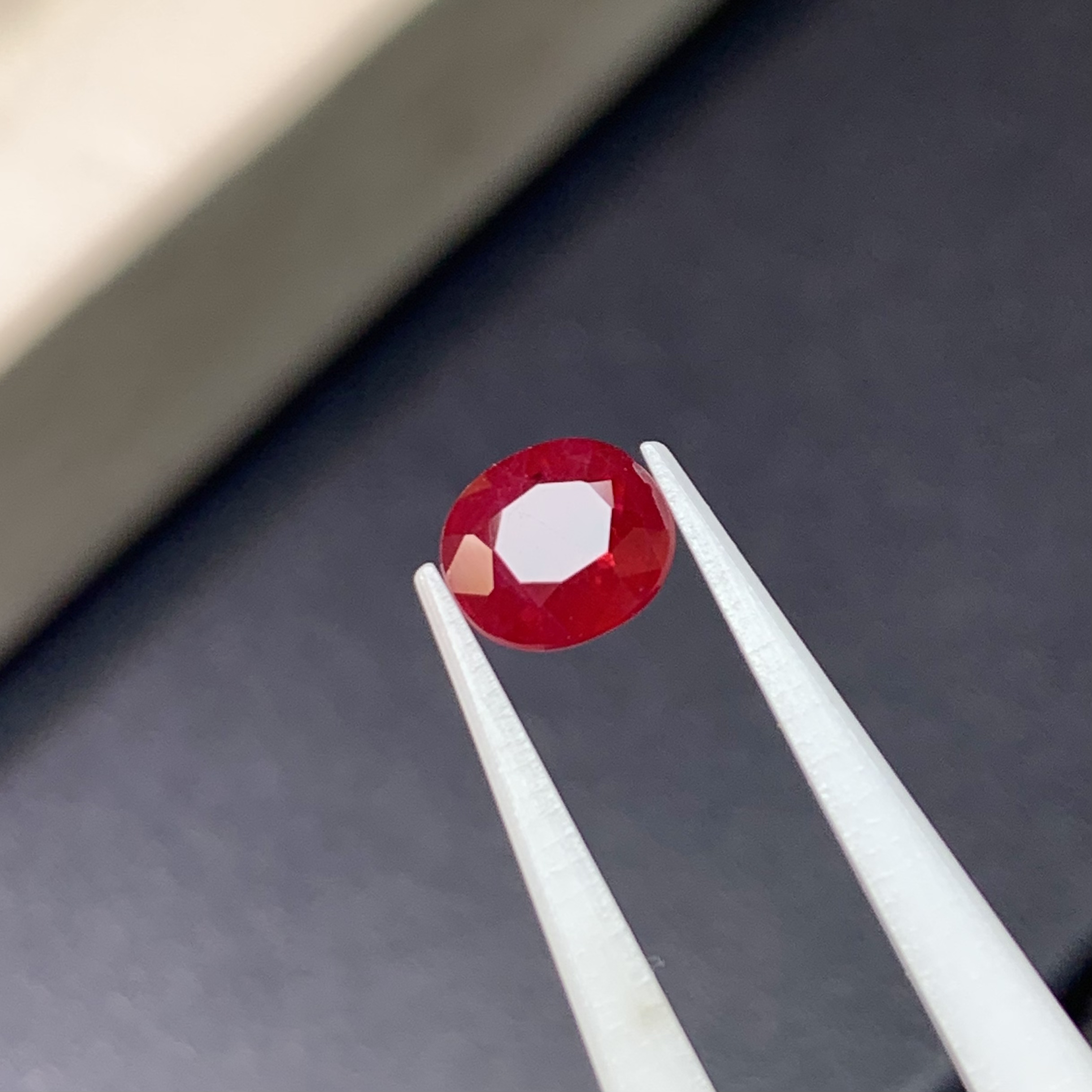 天然缅甸鸽血红宝石裸石1.05克拉5.88×5.23毫米带CGRL证书