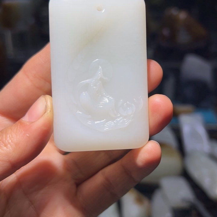 和田玉（白玉）车挂未镶嵌