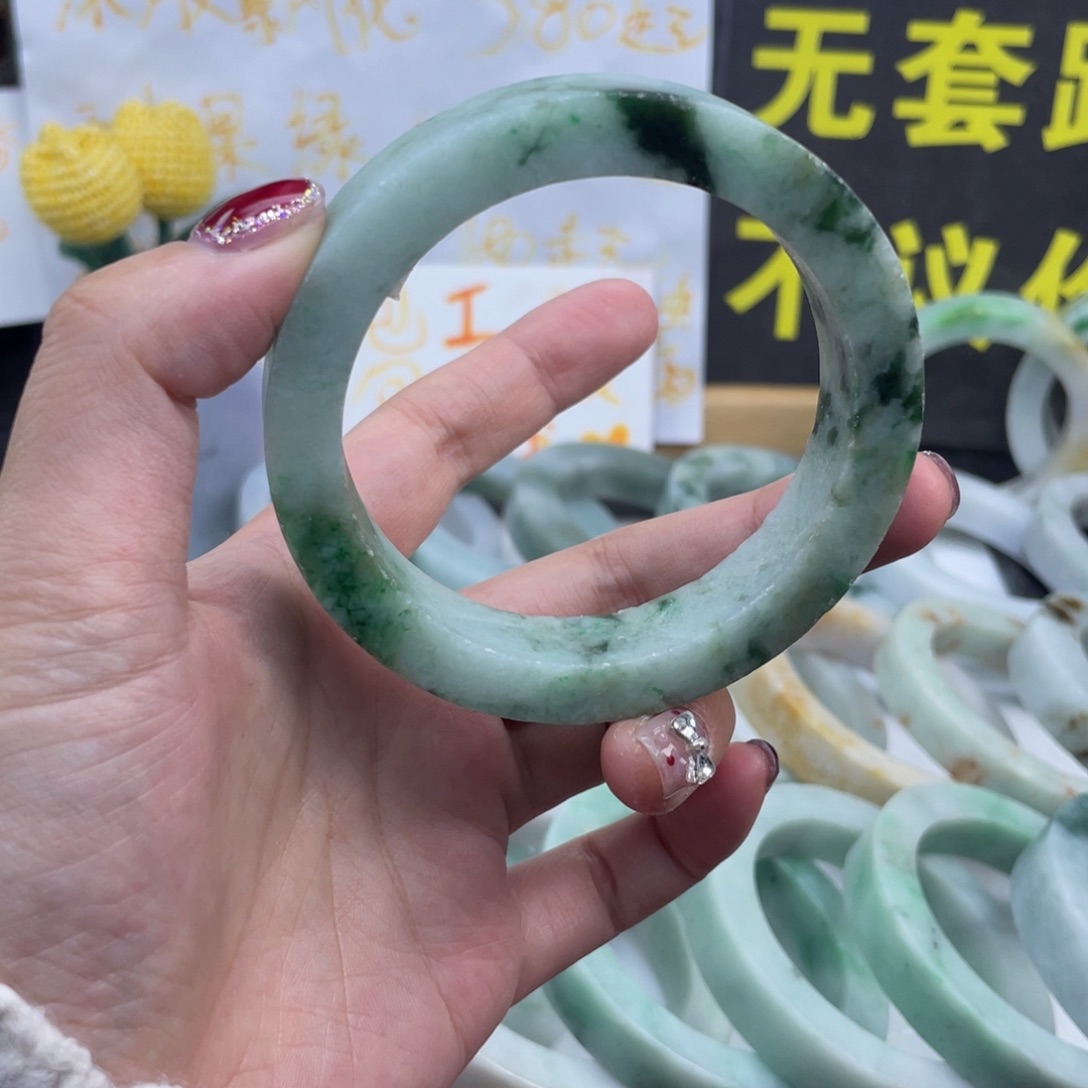 定制翡翠未镶嵌翡翠手镯定制