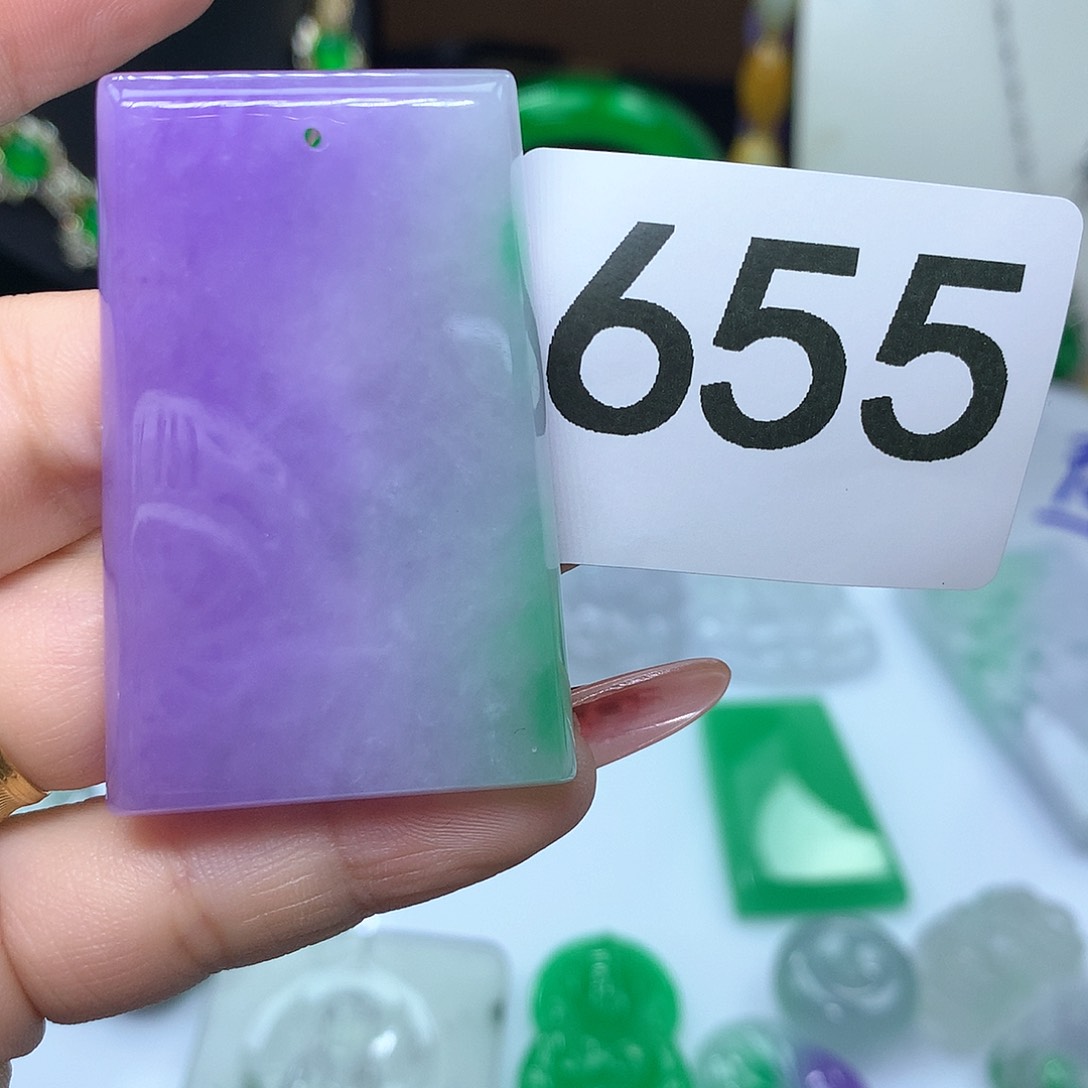 翡翠吊坠(赠链)未镶嵌