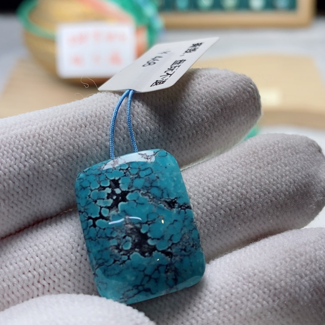 绿松石颈饰未镶嵌