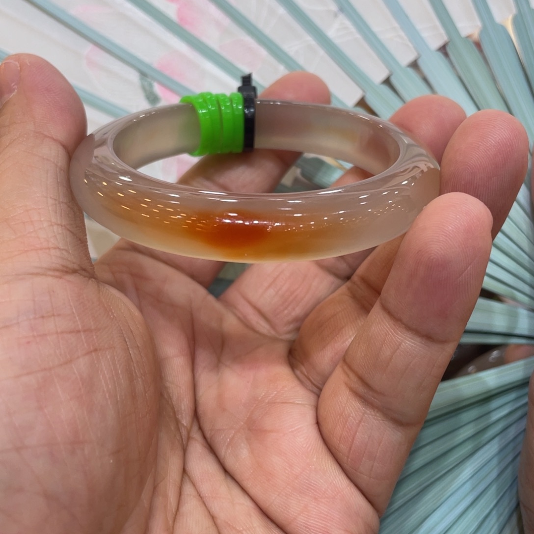 玛瑙/玉髓手镯未镶嵌别**我