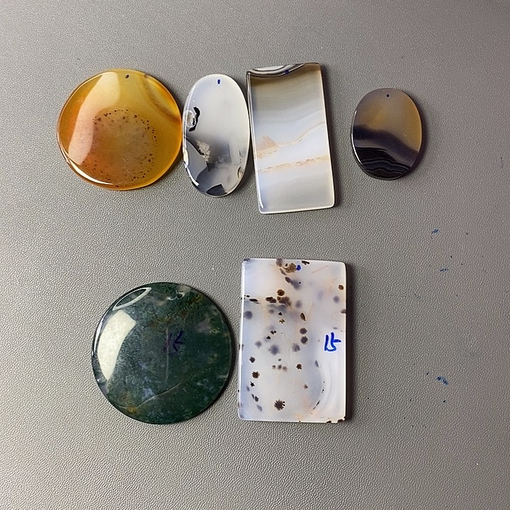 胖***熊玛瑙/玉髓未镶嵌珠宝半成品