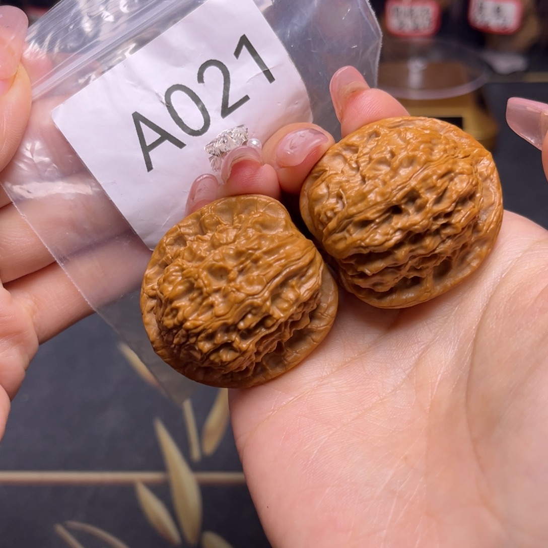 吊坠文玩核桃红狮子38