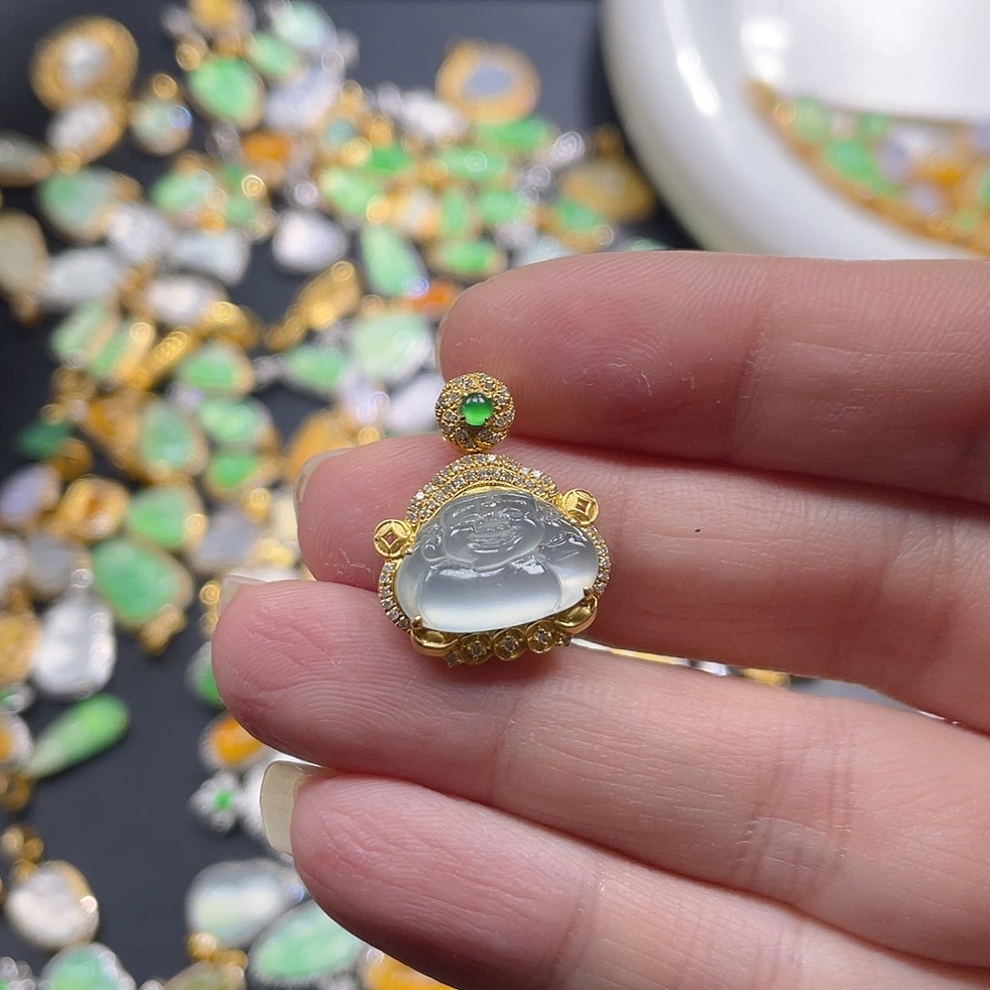 翡翠颈饰18K金镶嵌天然翡翠18kA货