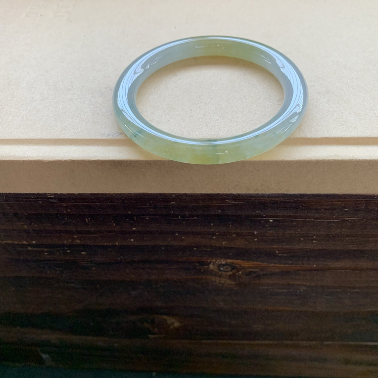 糯冰秋香色飘花圆条手镯，28500圈口51.2-7-7.9，天然翡翠缅A完美