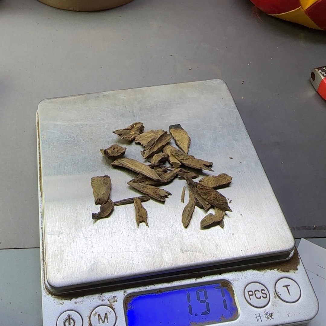 沉香碎屑沉香斯里兰卡黑奇沉水2克